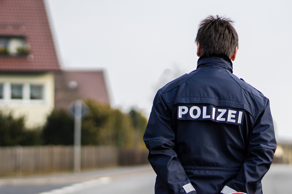 Die Polizei vermutet, dass der Täter einen Schlüssel zur Wohnung hat. (Symbolbild)