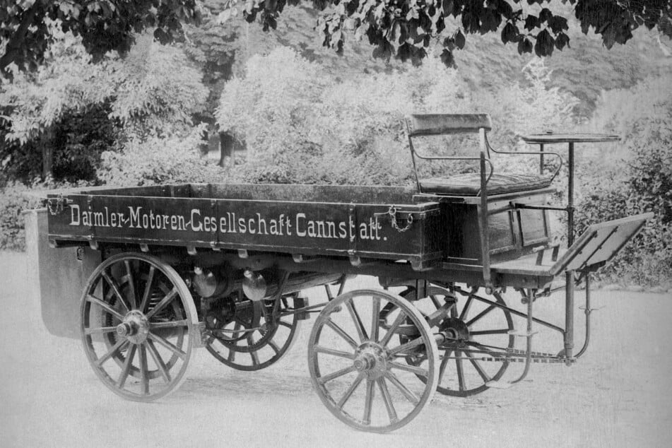 Der erste Daimler-Lastwagen aus dem Jahr 1896.