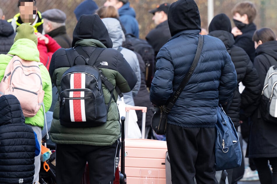 Flüchtlinge in Hessen: Verband fordert "Arbeit vor Abschiebung"