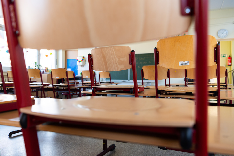 Die gesamte Klasse und ihre Lehrerin befinden sich nun in Quarantäne. (Symbolbild)