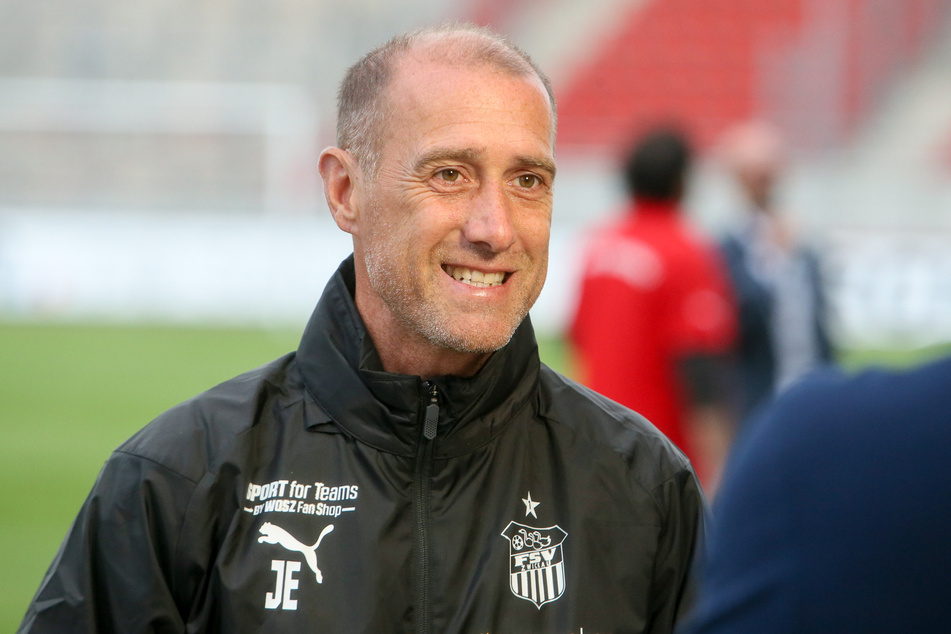 Auch FSV-Coach Joe Enochs ist ganz scharf auf Fans im Stadion.