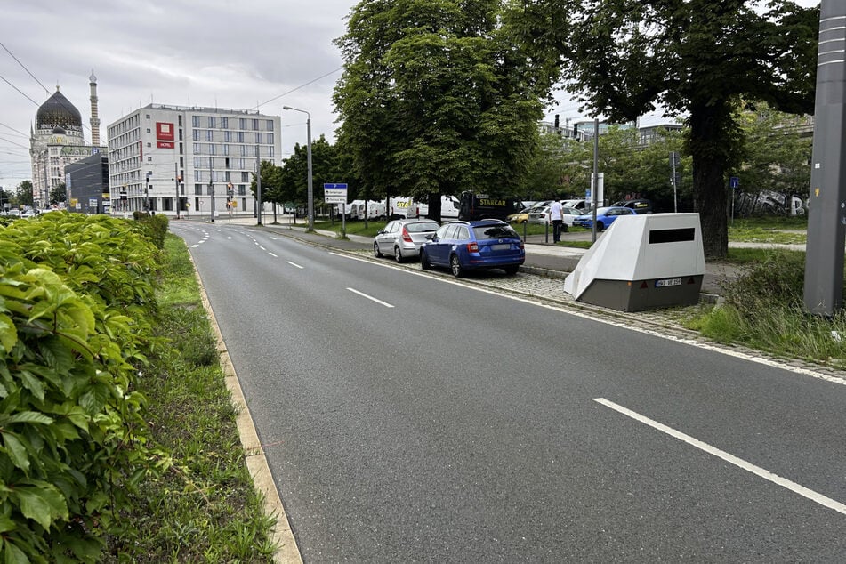 Ein weiterer Superblitzer steht auf der Weißeritzstraße in Richtung Ballsportarena.
