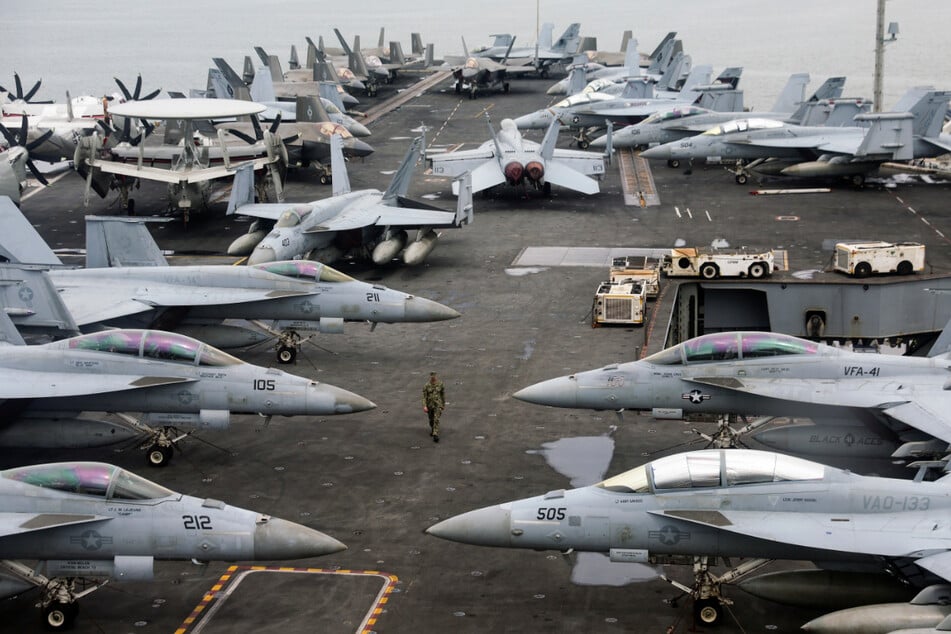 Der Flugzeugträger "USS Abraham Lincoln" und Begleitschiffe sind auf dem Weg in die Golfregion.