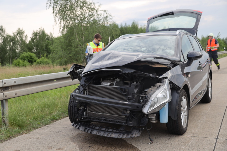 Unfall A4: Unfall auf A4: Skoda-Fahrerin kracht in Stauende