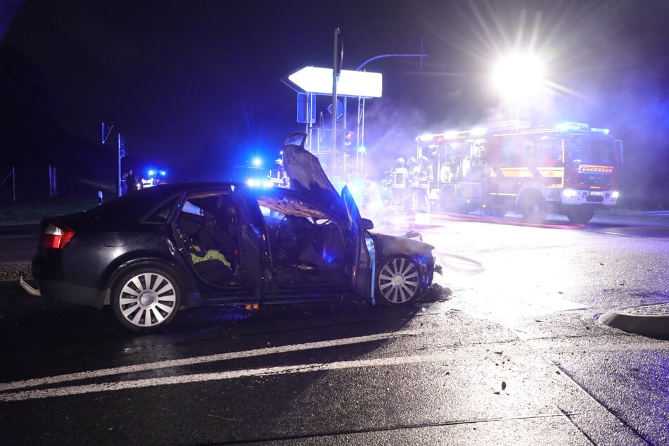 Der Wagen war direkt in der Auffahrt in Richtung Görlitz/Chemnitz in Flammen aufgegangen.