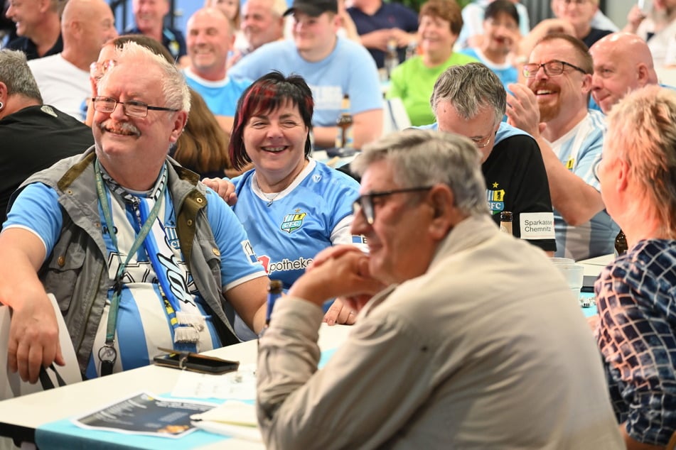 Zur 300. Ausgabe des CFC-Stammtisches war der VIP-Raum im Stadion prall gefüllt.