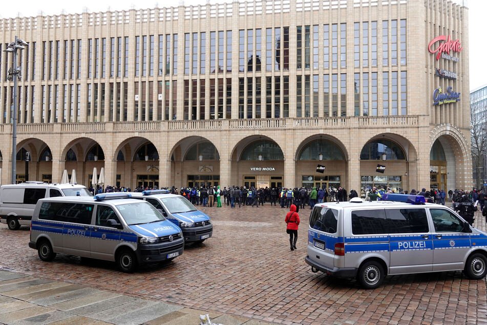 Für Samstag war in Chemnitz eine Demo von Corona-Kritikern geplant. Diese wurde nun untersagt. (Archivbild)