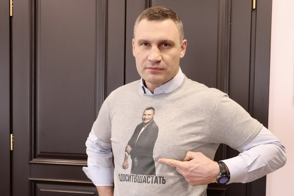 Der ehemalige Box-Weltmeister Vitali Klitschko (49), der seit 2014 amtierender Bürgermeister Kiews ist, kann die Drei-Millionen-Einwohnerstadt weitere fünf Jahre regieren.