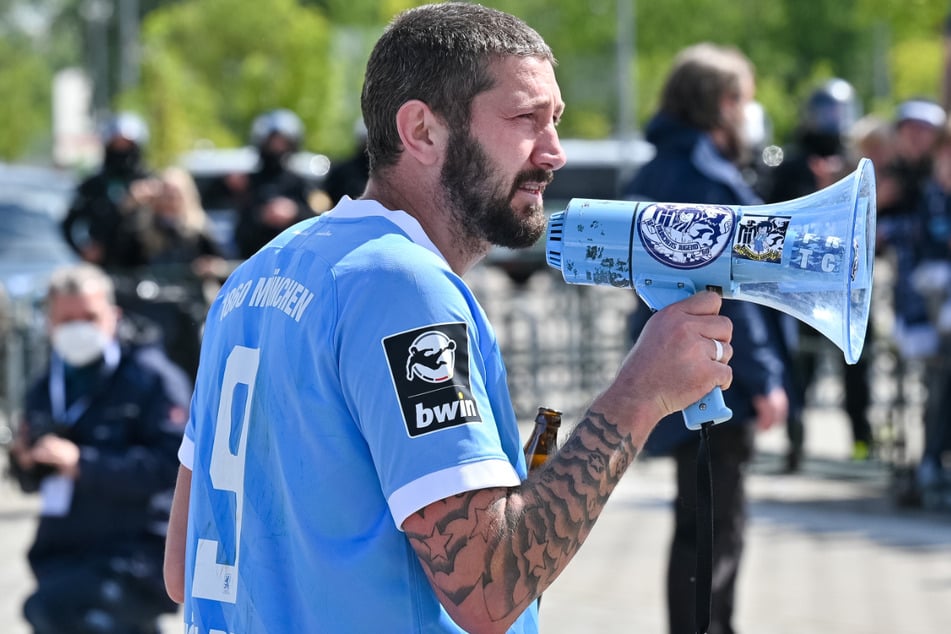 TSV 1860 München in der Krise: Ex-Löwe Sascha Mölders äußert sich und fordert \