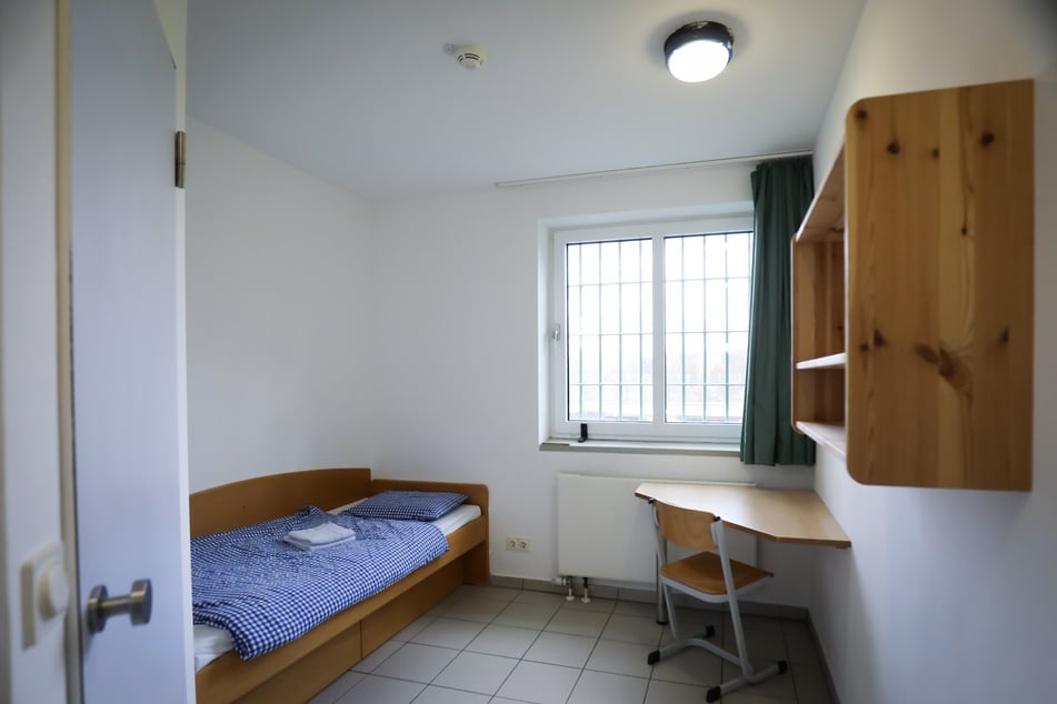 In diesem und fünf weiteren Räumen können hartnäckige Verweigerer einer ihnen auferlegten Corona-Quarantäne künftig untergebracht werden.