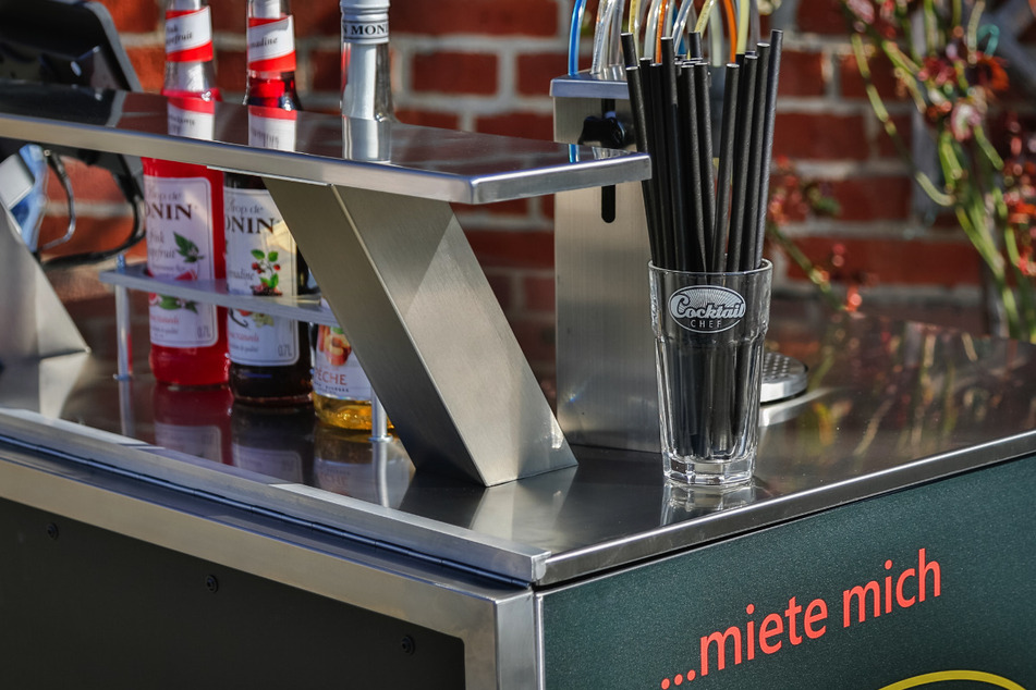 Den Cocktail Chef-Automat bekommt Ihr schon für 60 Euro Grundmiete.