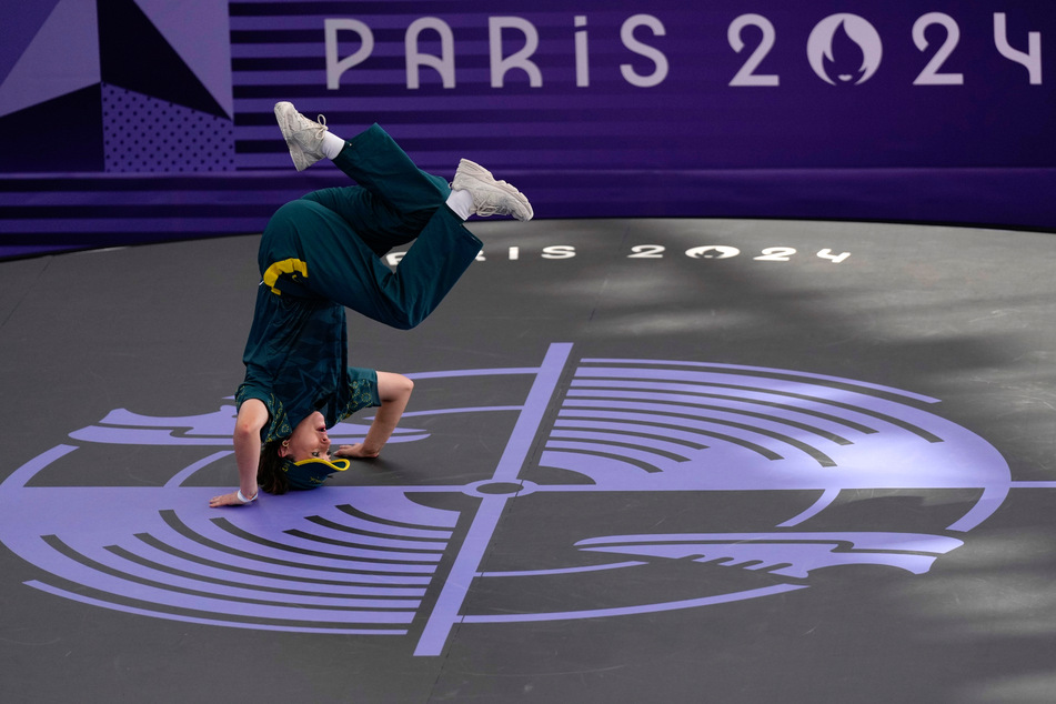 Es war wohl einer der außergewöhnlichsten Auftritte bei den Olympischen Spielen in Paris. Die Australierin brachte das Netz mit ihrer Performance zum Beben.