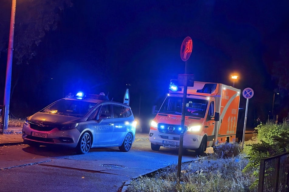 Die Polizei ermittelt nach dem lebensgefährlichem Messerangriff in Berlin.