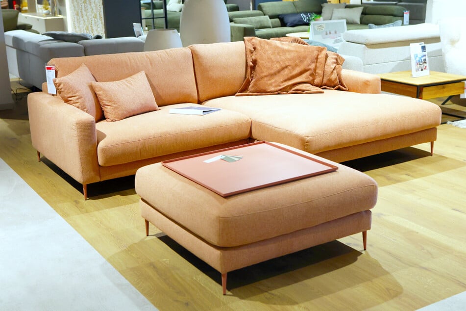 Dieses tolle Ecksofa und weitere Einrichtungshighlights sind am Sonntag (11.10.) bei porta Neuwied reduziert.