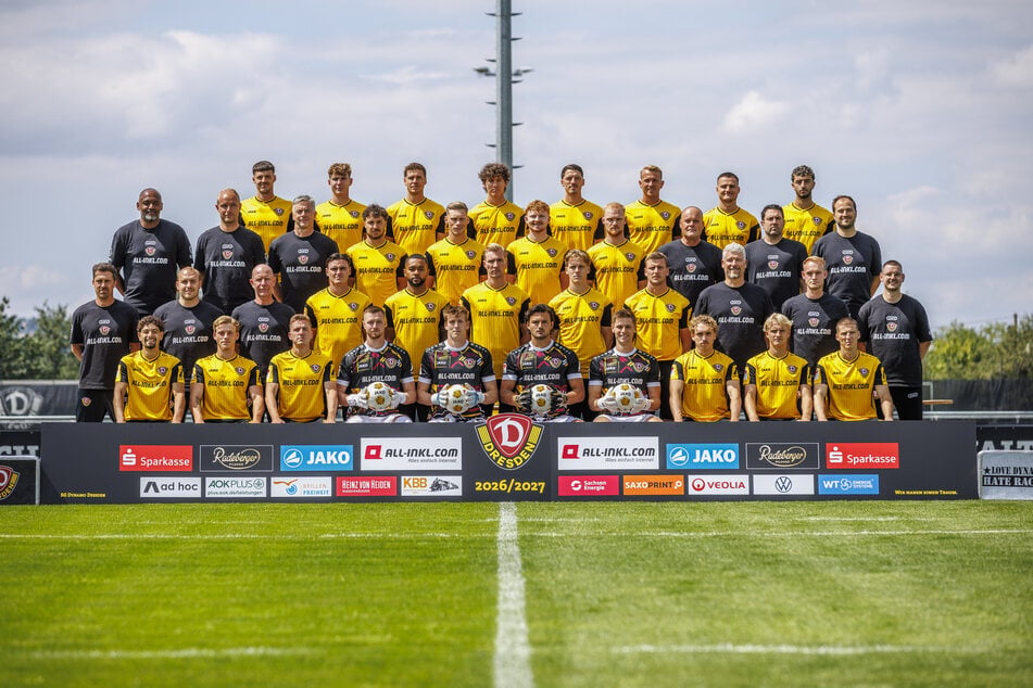 Das offizielle Mannschaftsfoto von Dynamo Dresden.