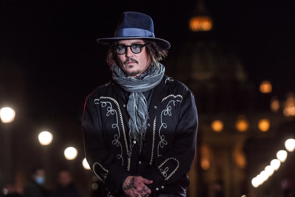 Johnny Depp is set to direct his first film in 25 years!