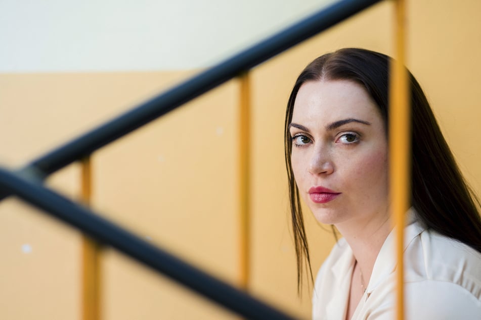 Sophie Jones (28) ist mit 18 Jahren den Zeugen Jehovas entflohen. Das Erste zeigt am heutigen Dienstag eine Doku über die Aussteigerin.