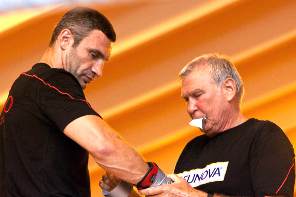 Goran Gogic (43, nicht im Bild) zählte zu den Schützlingen der Boxtrainer-Legende Fritz Sdunek (†67, r.). (Archivfoto)
