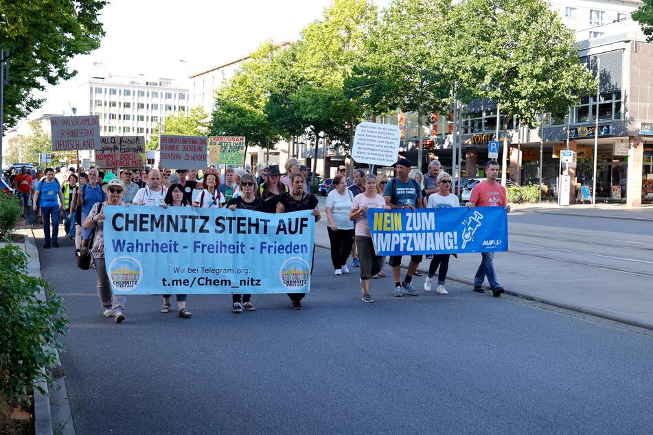 In Chemnitz demonstrierten am Montagabend wieder Impf-Kritiker.