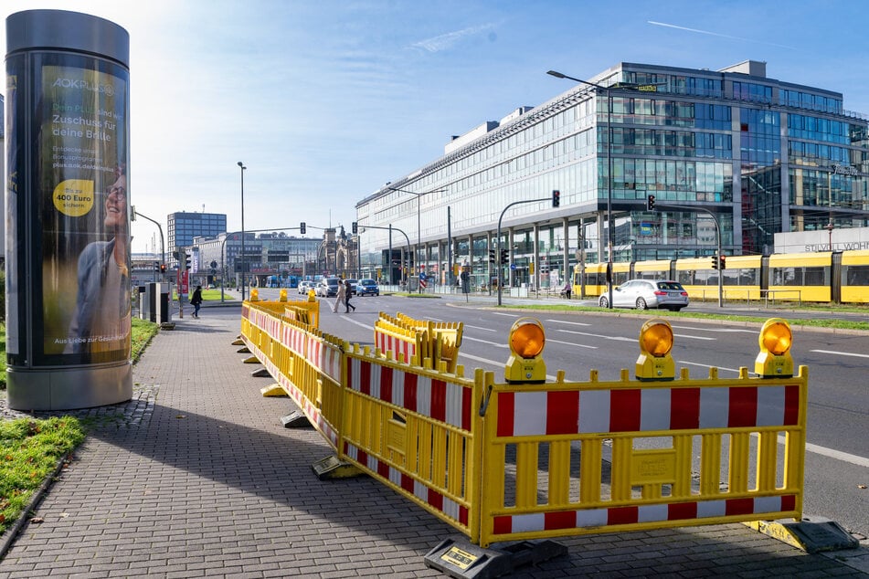 Während der Pflanzaktion kommt es an der St. Petersburger Straße zu Einschränkungen des Verkehrs in Richtung Zentrum.