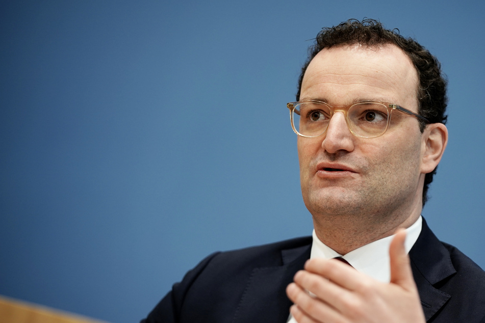 Jens Spahn will "keine falschen Versprechungen machen": Inzidenz unter 10 "ist weit weg"