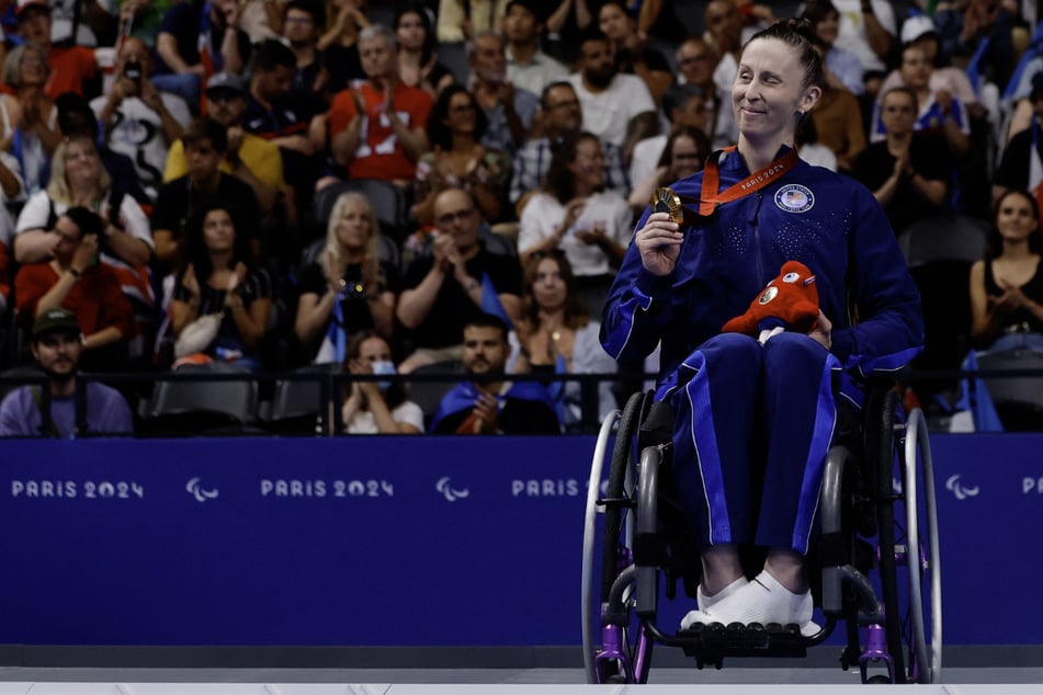 Paris Paralympics: Leanne Smith recovers from collapsed lung to claim 100m freestyle gold