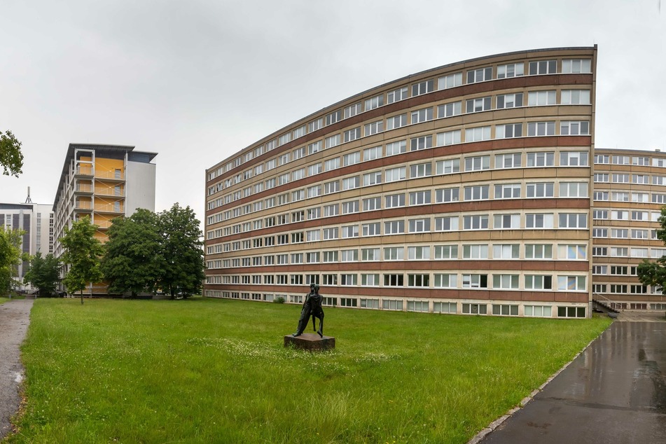 Die Studentenwohnheime in der Vettersstraße: Hier sollen sogar Briefe mit EC-Karten verschwunden sein.