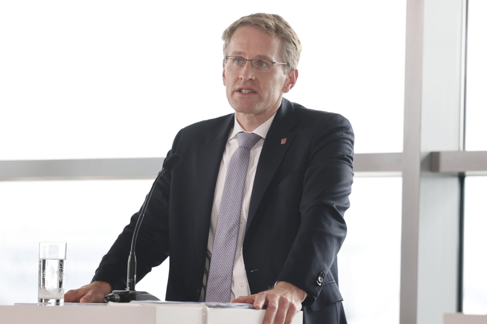 Ministerpräsident Daniel Günther (49, CDU) will in Schleswig-Holstein Energie einsparen.