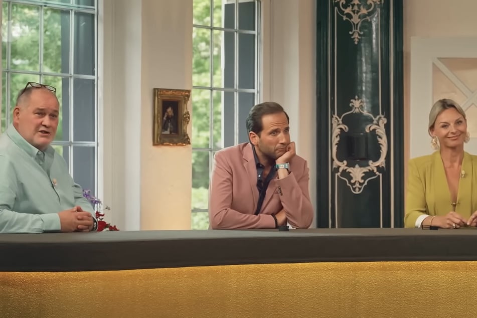 Julian Schmitz-Avila (39) macht am Ende das Rennen und sichert sich den Deal.