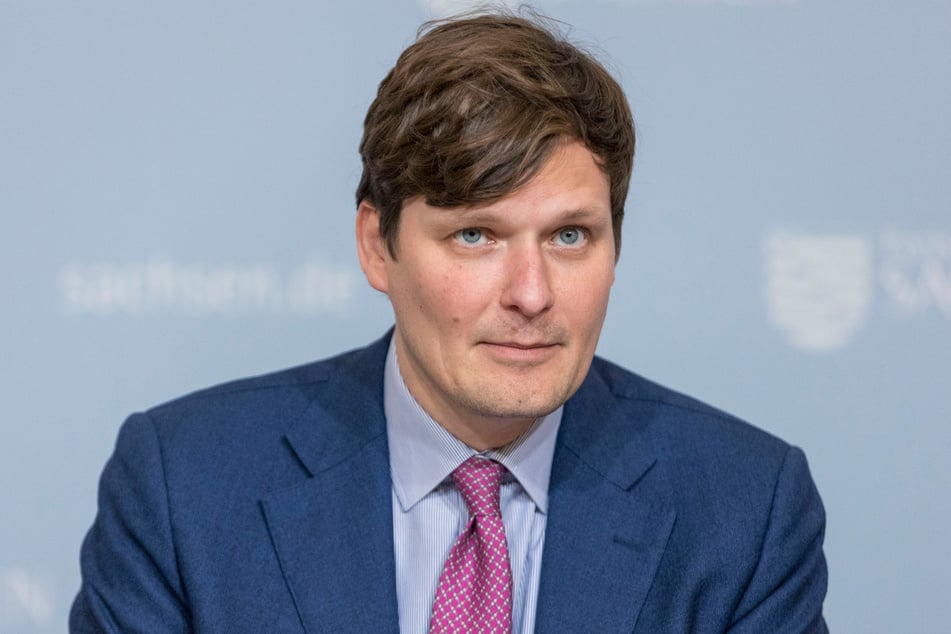 Conrad Clemens (43, CDU) möchte nun die handyfreie Zeit in den sächsischen Schulen bis zur 8. Klasse erweitern.