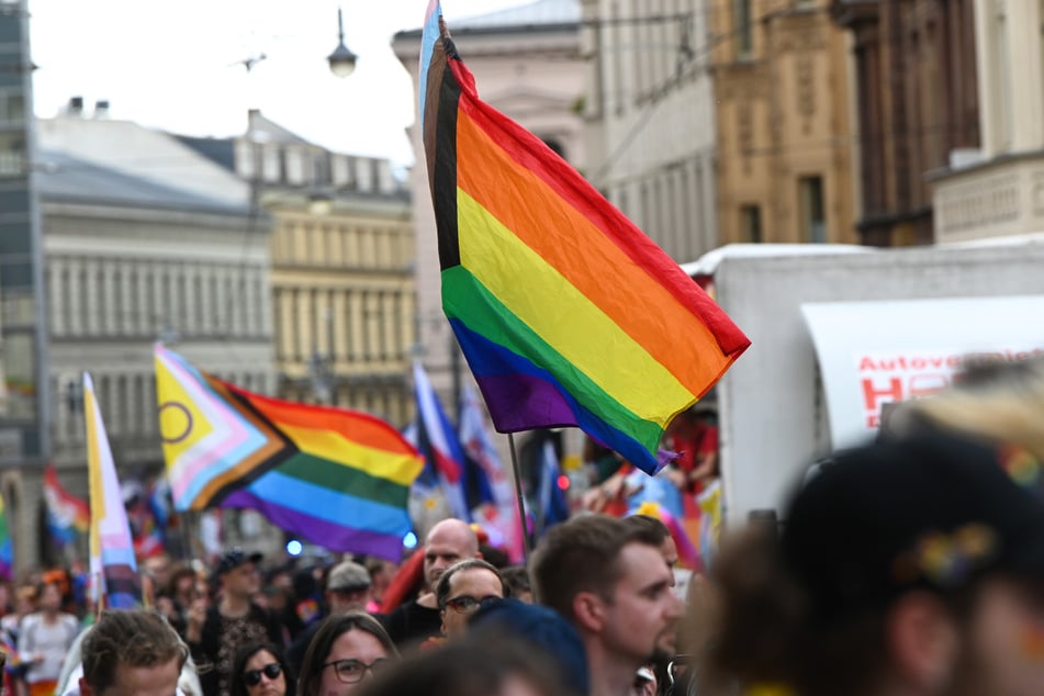 LGBTQ+-Personen müssen auch in Deutschland nach wie vor für Toleranz und Akzeptanz kämpfen. (Symbolfoto)