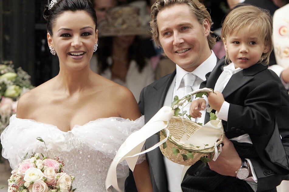 Im September 2005 gaben sich Verona Pooth und Ehemann Franjo (55) das Jawort. Mit dabei war auch der noch ganz junge Diego Pooth (21) auf Papas Arm. (Archivfoto)