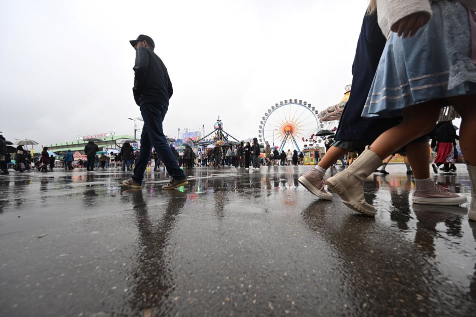 Trübe Aussichten fürs zweite Wiesn-Wochenende: Regen und Wolken in München