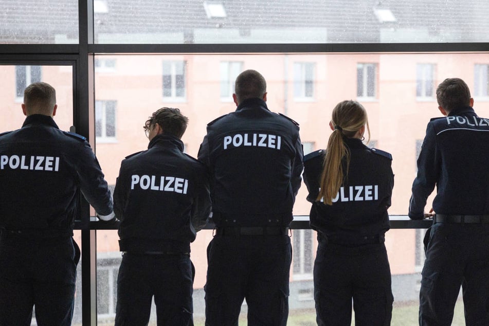 Kollegen und Lehrkräfte haben gegen die Kommissar-Anwärter ausgesagt. (Symbolfoto)