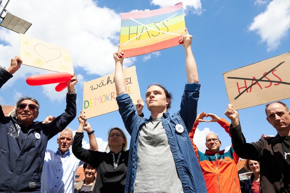 Gemeinsam mit anderen Freibergern kämpft Florian gegen Hass und Hetze.