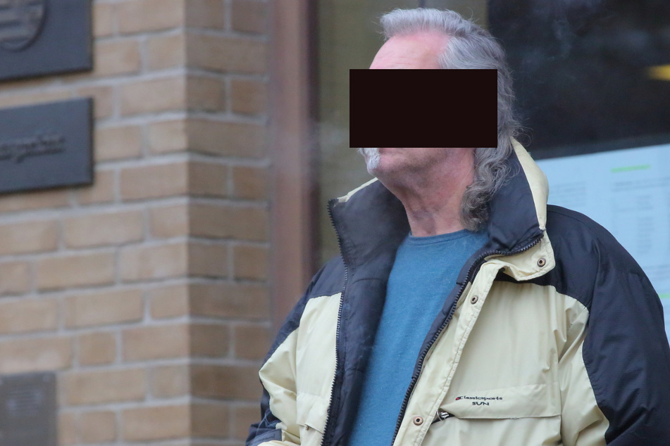 Kneipen-Gast Heinz K. (69) sitzt wegen einer angeblichen Vergewaltigung auf der Anklagebank.