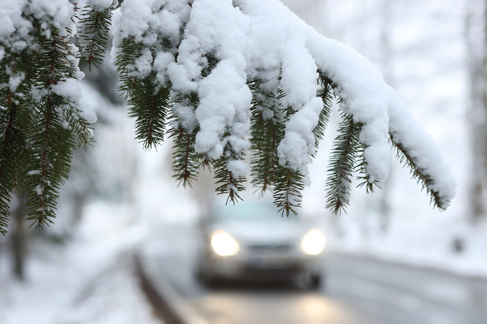 Der Deutsche Wetterdienst warnt vor Glätte in Sachsen, Sachsen-Anhalt und Thüringen. Im Oberharz fiel am Wochenende bereits Schnee.