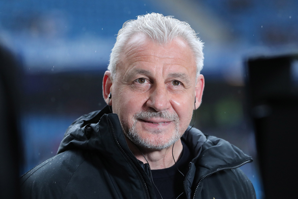 Pavel Dotchev (56) will das Rostock-Spiel unbedingt gewinnen. Notfalls müsse man volles Risiko eingehen, so der Aue-Coach.