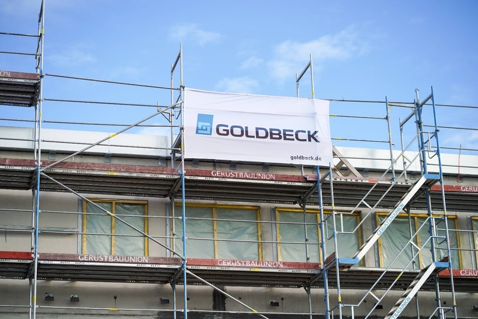 Der Bielefelder Baukonzern Goldbeck wurde offenbar von drei ehemaligen Mitarbeitern um Millionen betrogen.