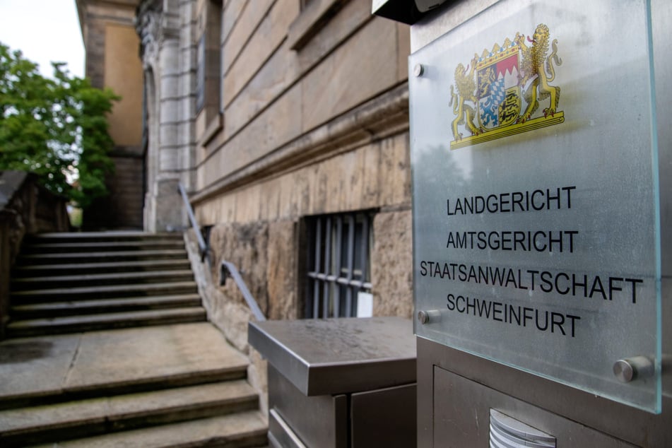 Die Staatsanwaltschaft ermittelt gegen den Beschuldigten wegen fahrlässiger Tötung.