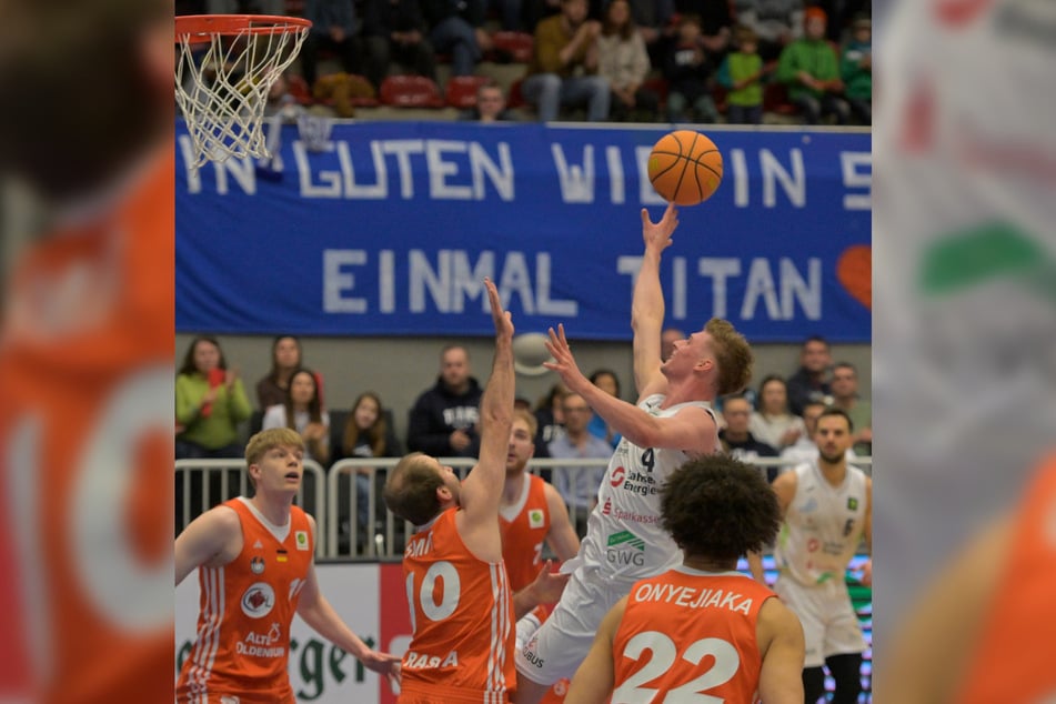 Gegen Vechta netzte Daniel Kirchner (mit Ball) im richtigen Moment ein.