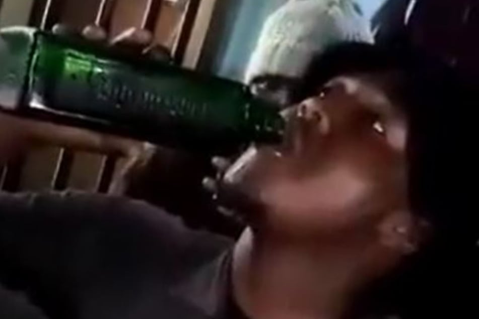 Mann trinkt ganze Flasche Jägermeister auf Ex und stirbt!
