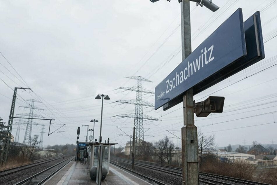 In der Höhe des S-Bahnhofes Dresden-Zschachwitz kam es zu dem Gewaltvorfall. (Symbolbild)