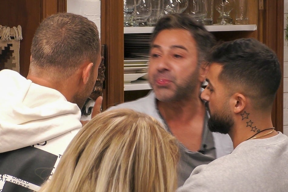Auslöser des Eklats: Kubilay spuckt Andrej ins Gesicht.