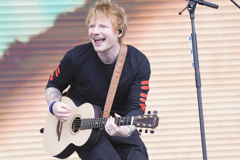 Auf der Bühne ist Ed Sheeran (34) für all seine Fans zu sehen. Im Internet ist der Engländer inkognito unterwegs.