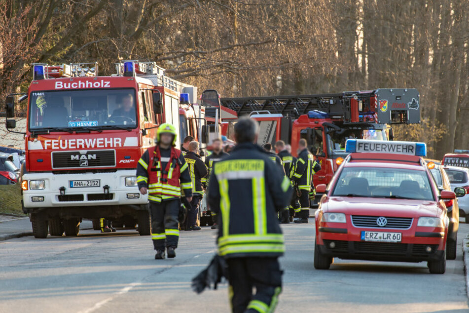 Mehr als 70 Kameraden von mehreren Feuerwehren waren bei dem Brand im Einsatz.