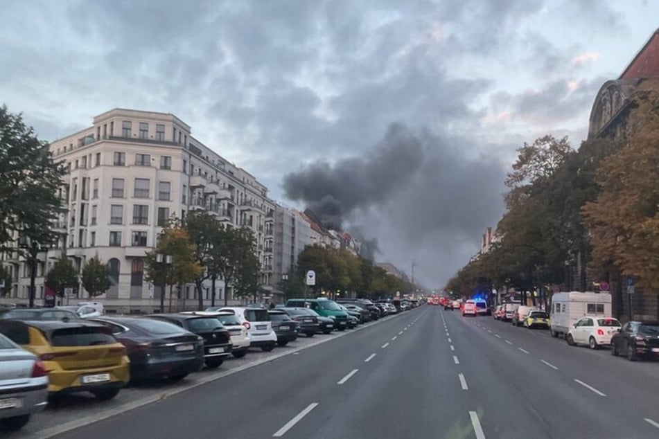 Die Rauchsäule ist schon von Weitem sichtbar gewesen.