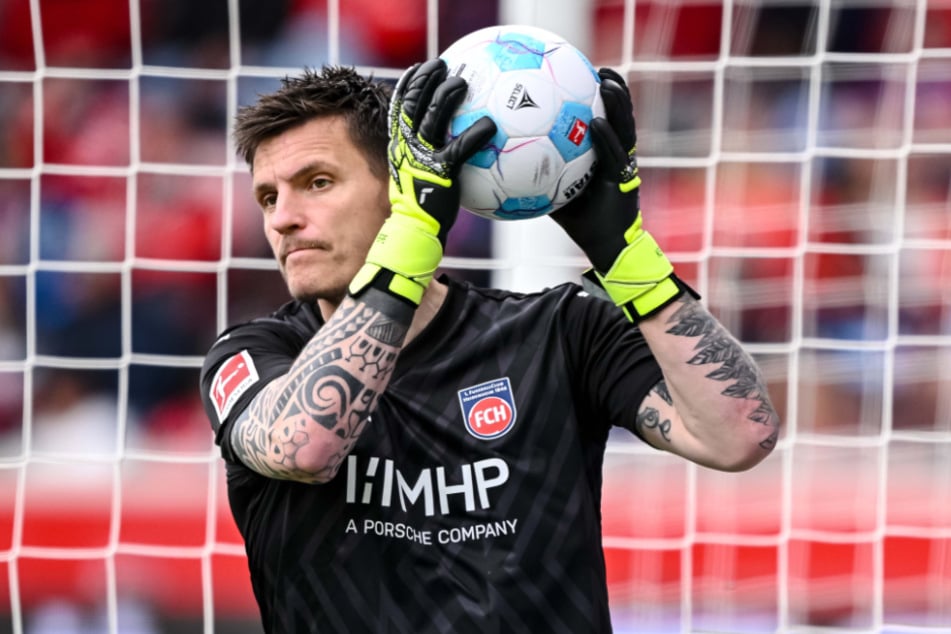 Kevin Müller (34) soll beim HSV auf der Liste stehen. Beim 1. FC Heidenheim spielt der Routinier keine Rolle mehr. (Archivfoto)