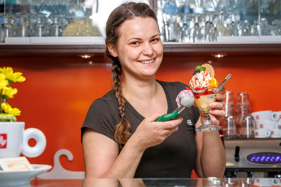 Sie und ihre vier Mitarbeiterinnen hatten ordentlich zu tun: Carolin Kallenbach (39), Chefin vom Café Lösch.