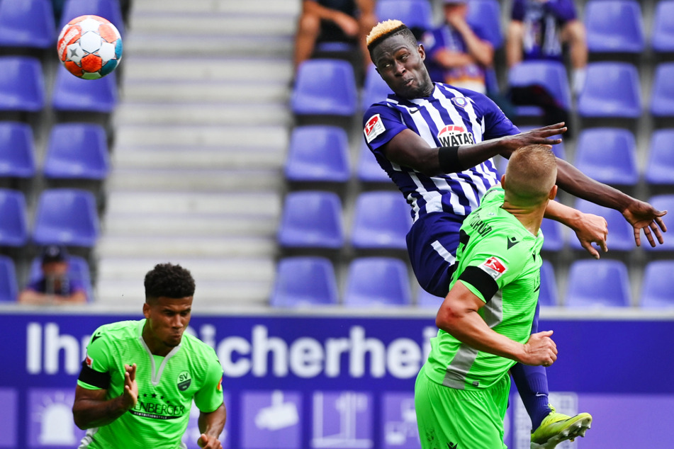 Babacar Gueye (26, M.) bei seinem ersten Saisontreffer für Aue. Er köpfte das zwischenzeitliche 1:1 daheim gegen Sandhausen.